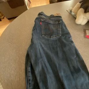 Women’s Levi’s jeans